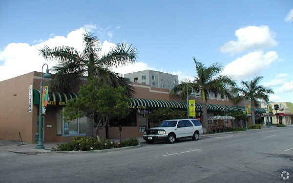 More Photos Of , Hollywood General Retail For Sale
