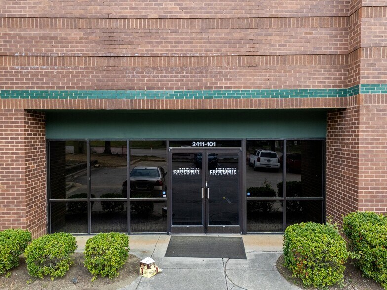 More Photos Of 2411 E Millbrook Rd, Raleigh General Retail For Lease