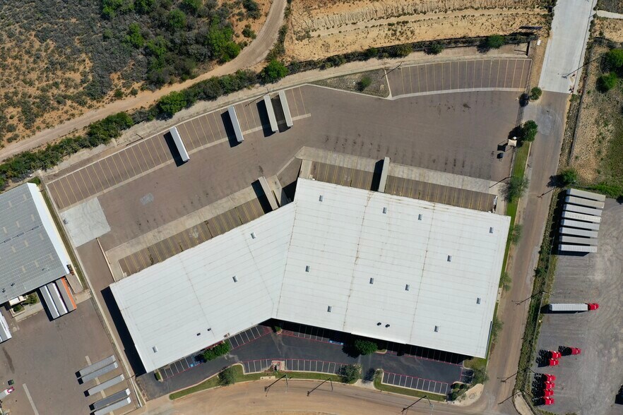 More Photos Of 1629 World Trade Center Loop, Laredo Distribution For Lease