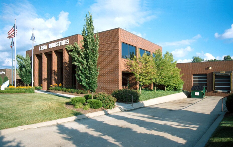 Primary Photo Of 7770 Division Dr, Mentor Manufacturing For Sale