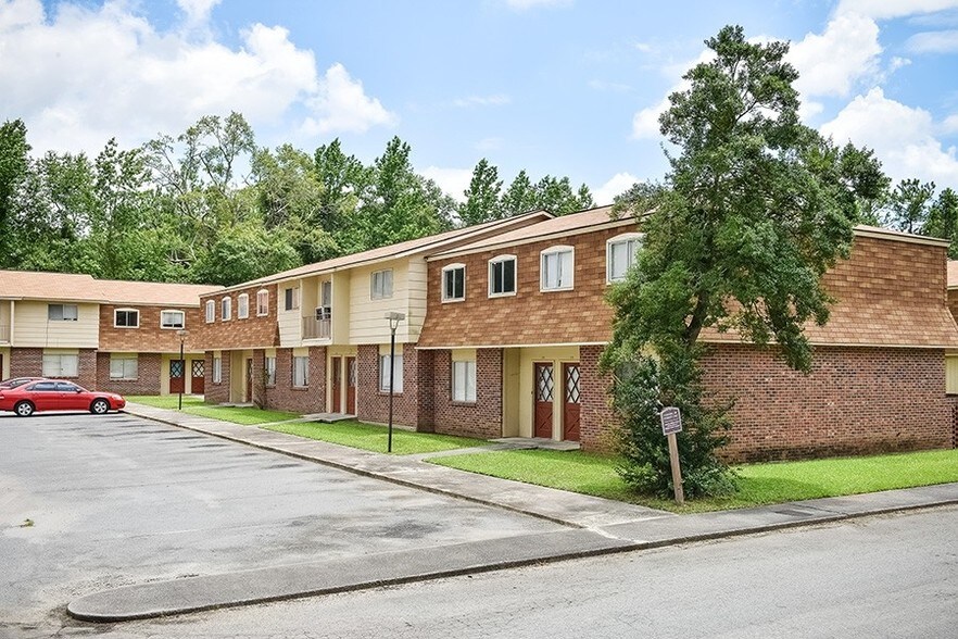 More Photos Of 901 Corona Dr, Orangeburg Apartments For Sale