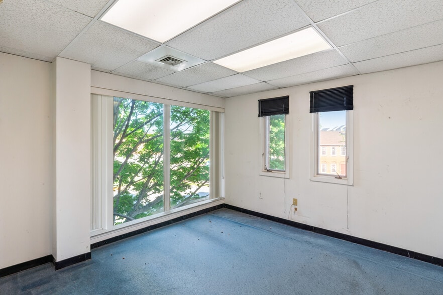 More Photos Of 3859-3871 Plaza Dr, Fairfax Office For Sale