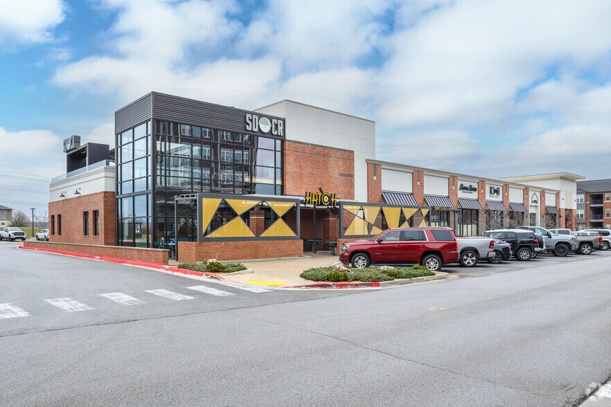 More Photos Of 161 S Riverfront Dr, Jenks General Retail For Lease