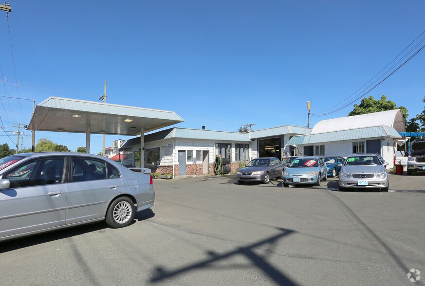 More Photos Of 9139 E Saanich Rd, North Saanich Auto Dealership For Sale
