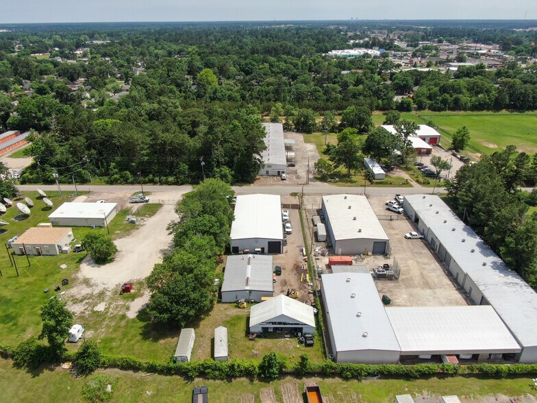 More Photos Of 508 Bryant Rd, Conroe Manufacturing For Sale