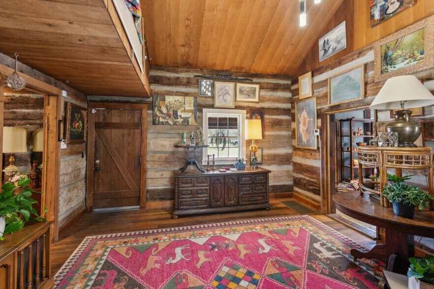 More Photos Of 1760 Fairview Blvd, Fairview General Retail For Sale