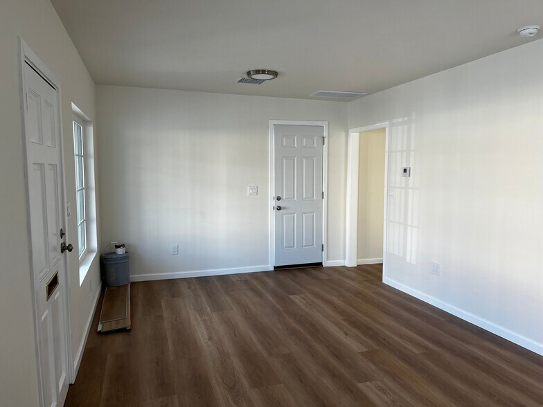 More Photos Of 11448 Whittier Blvd, Whittier Loft Creative Space For Lease