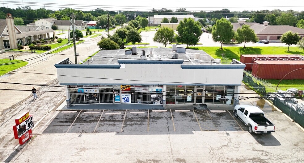 More Photos Of 1801 Shaver St, Pasadena General Retail For Lease