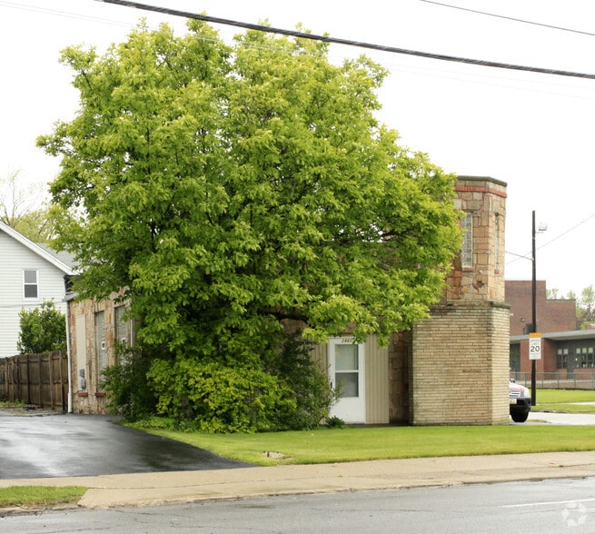 More Photos Of 2860 Noble Rd, Cleveland Office For Sale
