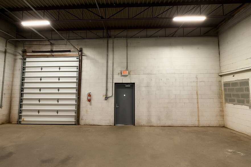 More Photos Of 25916 W 7 Mile Rd, Redford Township Manufacturing For Sale