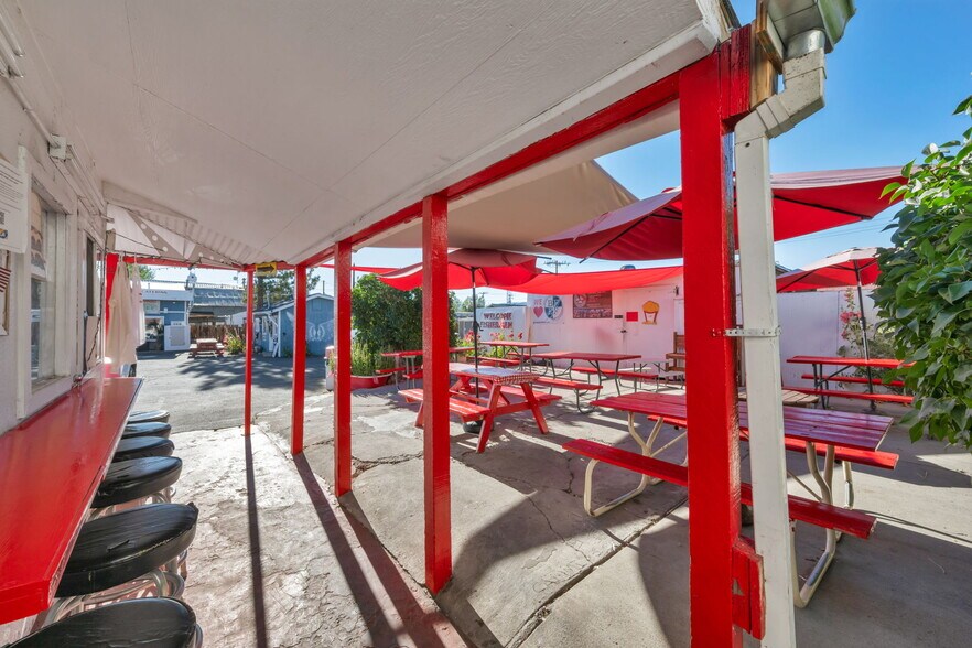 More Photos Of 198 Main St, Bridgeport Restaurant For Sale