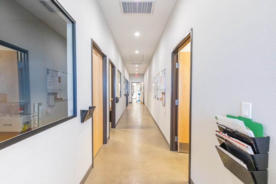 More Photos Of 6400 Elvas Ave, Sacramento Freestanding For Sale