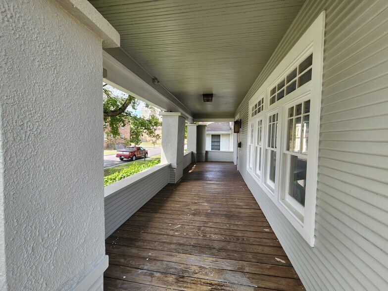 More Photos Of 1709 S Baltimore Ave, Tulsa Office Residential For Sale