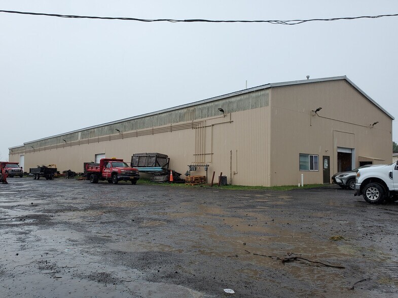 More Photos Of 7510-7512 Porter Rd, Niagara Falls Flex For Lease