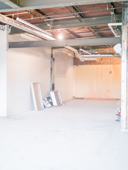 More Photos Of 600 Frederica St, Owensboro Office For Lease
