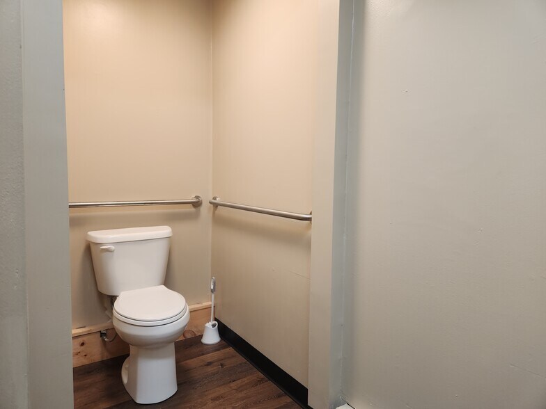 More Photos Of 54 Church St, New Milford Storefront Retail Office For Lease