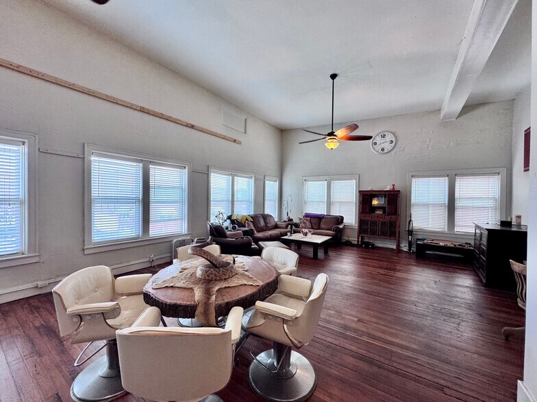 More Photos Of 2 W Side Sq, Macomb Restaurant For Sale