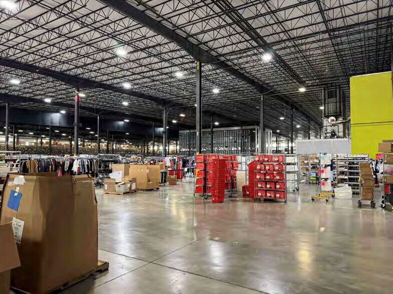 More Photos Of 4520 20th Ave SW, Cedar Rapids Warehouse For Sale