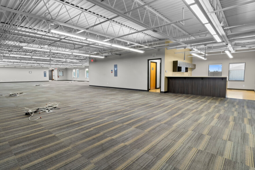 More Photos Of 8720 Robbins Rd, Indianapolis Warehouse For Sale