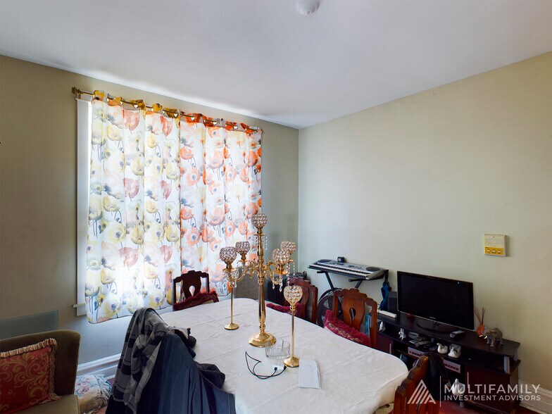 More Photos Of 1601 W Garfield Blvd, Chicago Apartments For Sale
