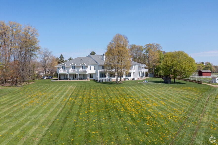 More Photos Of 14707 S Cheshire St, Burton Hotel For Sale