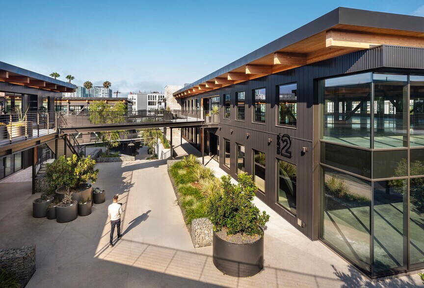 More Photos Of 4204 Glencoe Ave, Marina Del Rey Unknown For Lease