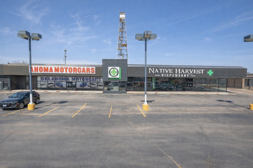 More Photos Of 2505 W Main St, Norman General Retail For Sale