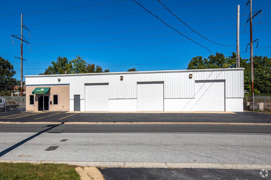 More Photos Of 365 Water St, Wilmington Warehouse For Lease