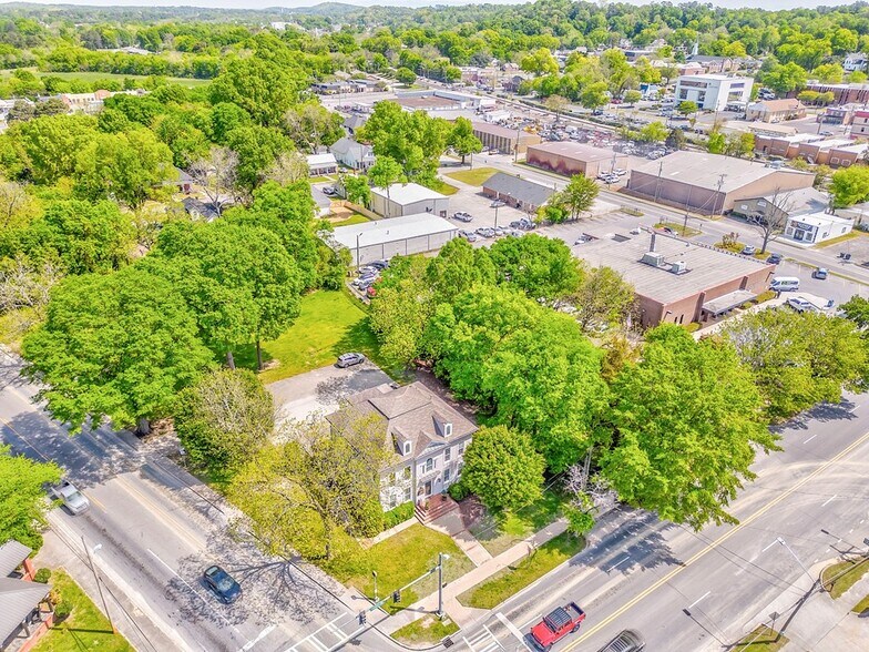 More Photos Of 417 Court St, Calhoun Office For Sale