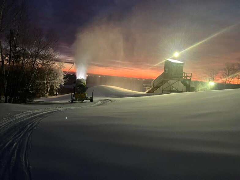 More Photos Of 441 Newburgh Rd, Hermon Sports And Entertainment For Sale