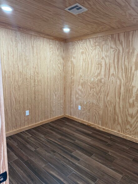 More Photos Of 14359 State Highway 31 E, Brownsboro Warehouse For Sale