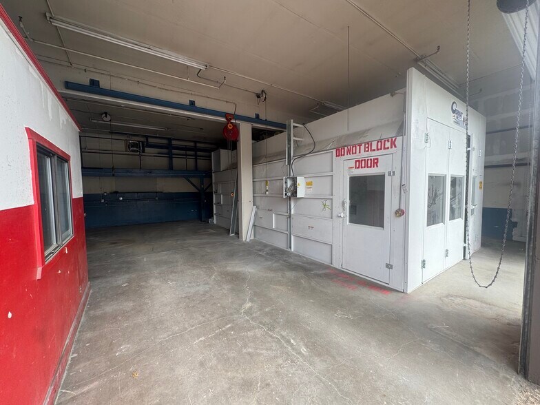 More Photos Of 1748 D St, South Lake Tahoe Warehouse For Lease