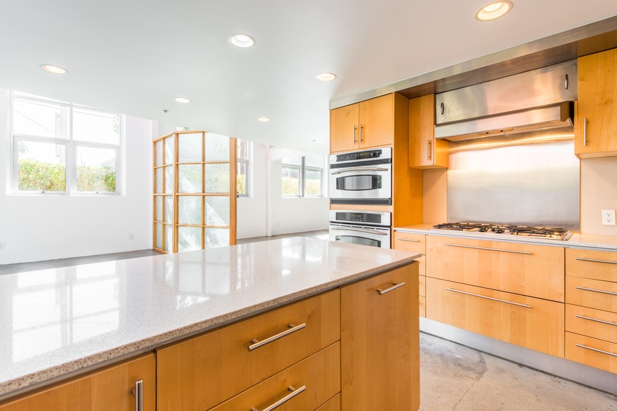 More Photos Of 2100 Abbot Kinney Blvd, Venice Office For Lease