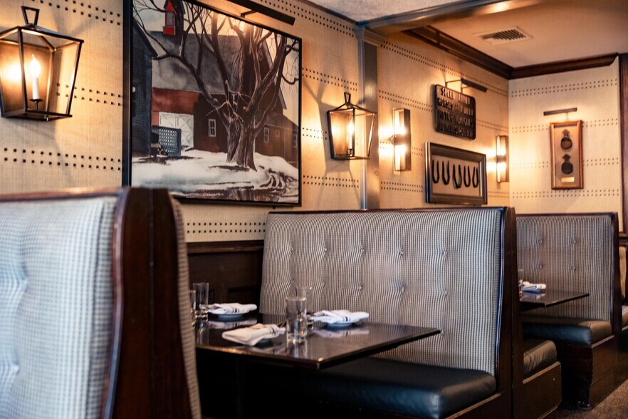 More Photos Of 18 Main St, Stowe Hotel For Sale