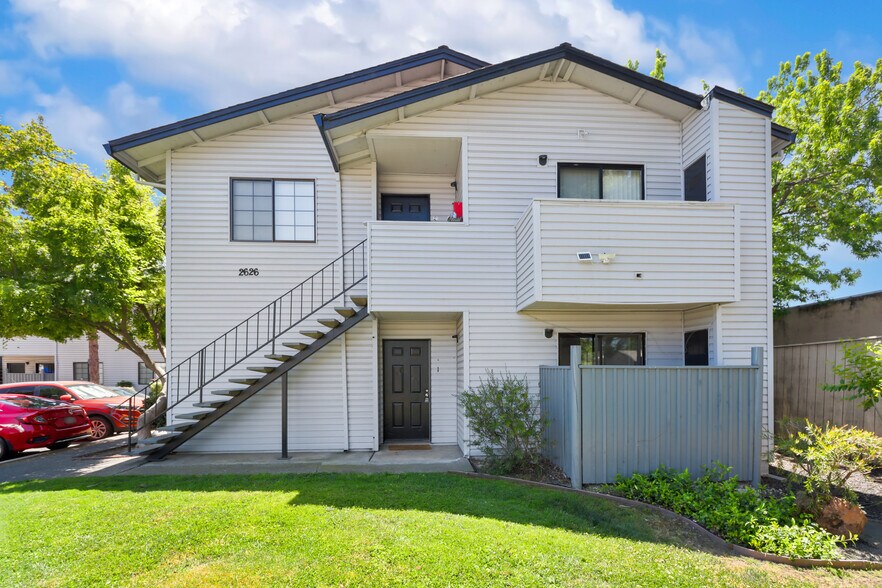 More Photos Of 2626 Marigold Ln, Sacramento Apartments For Sale