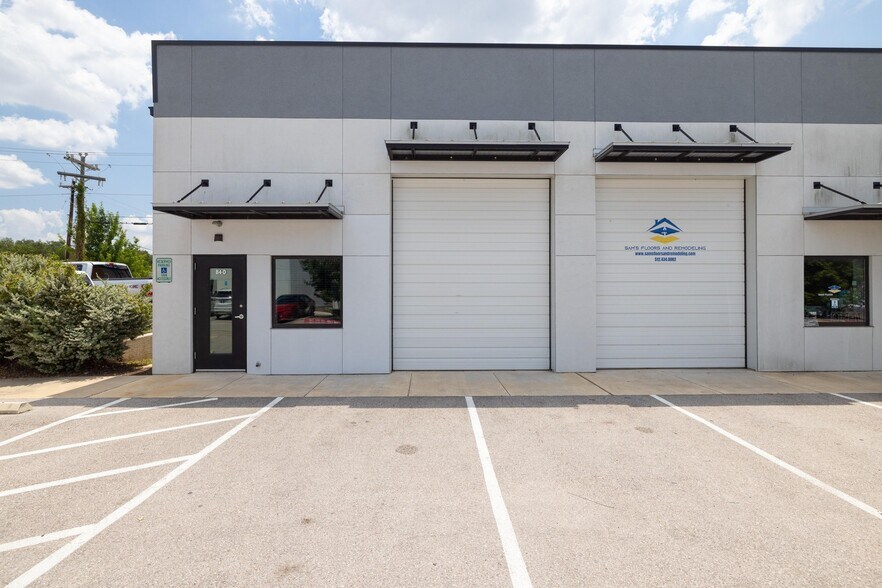 More Photos Of 2020 N Bell Blvd, Cedar Park Unknown For Lease