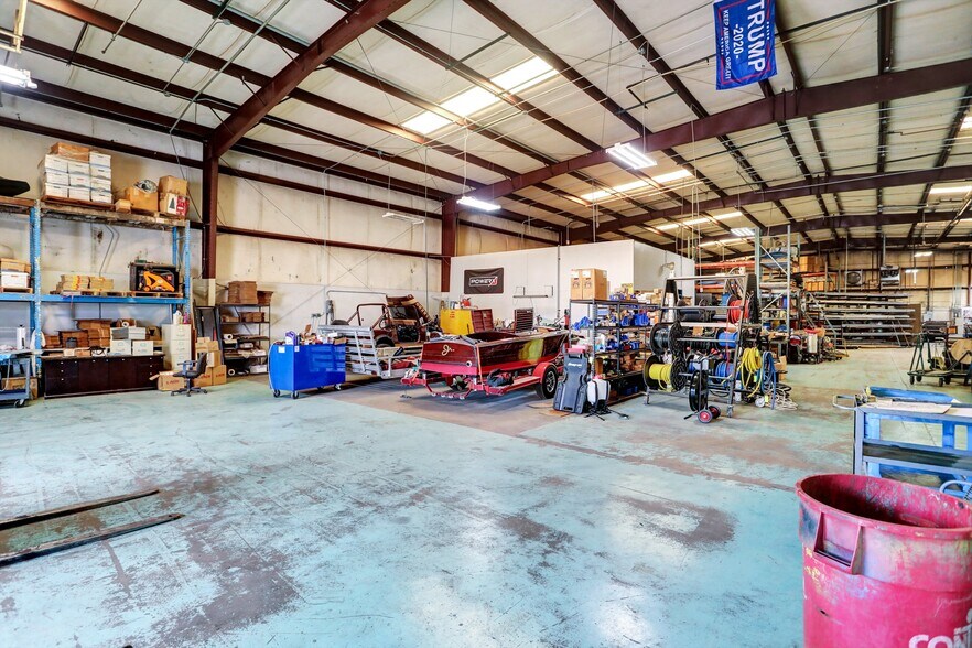 More Photos Of 3325 Millbranch Rd, Memphis Warehouse For Sale