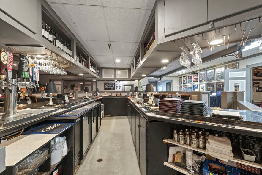 More Photos Of 4725 Vincennes Blvd, Cape Coral Restaurant For Sale