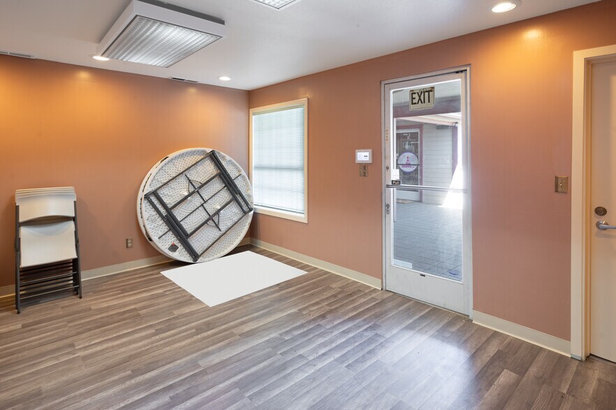 More Photos Of 1227 Bridge St, Yuba City Office For Sale