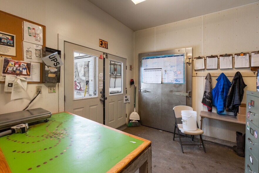 More Photos Of 6410 Jackrabbit Ln, Belgrade Storefront For Sale