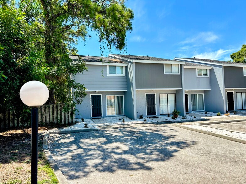 More Photos Of 2740-2748 Proctor Rd, Sarasota Apartments For Sale