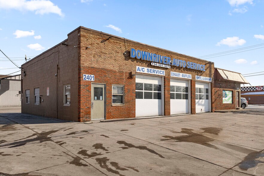 More Photos Of 2401 Fort St, Trenton Warehouse For Sale