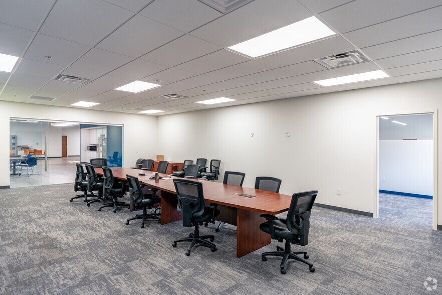 More Photos Of 7115 Standard Dr, Hanover Service For Sale