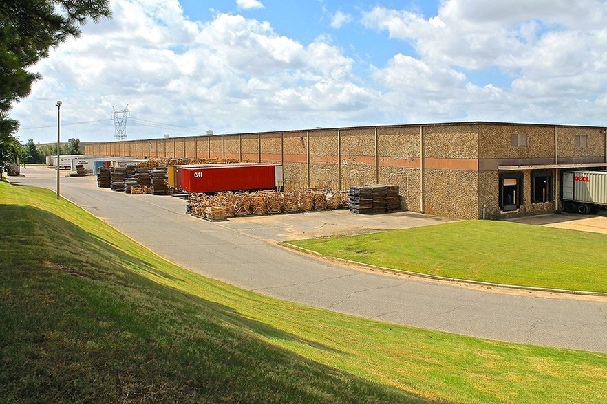 Primary Photo Of 6125 E Shelby Dr, Memphis Warehouse For Lease