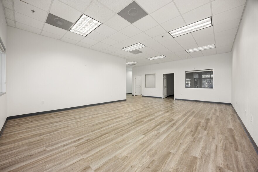 More Photos Of 12989 Bellaire Blvd, Houston Storefront For Sale