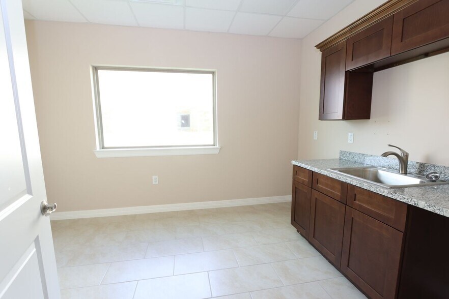 More Photos Of 16300 State Highway 249, Houston Unknown For Lease