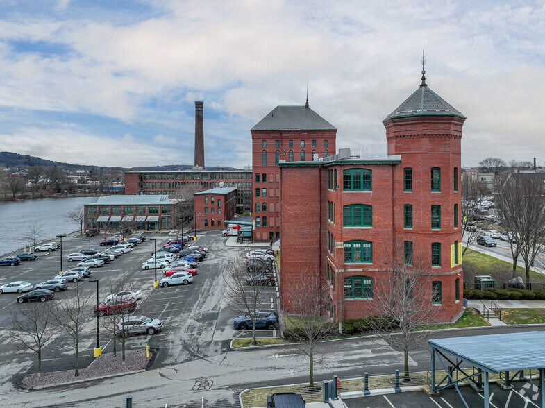 More Photos Of 221-257 Crescent St, Waltham Loft Creative Space For Lease