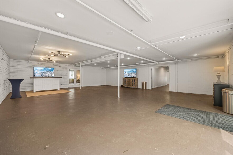 More Photos Of 236 2nd Ave S, Franklin Storefront Retail Office For Sale