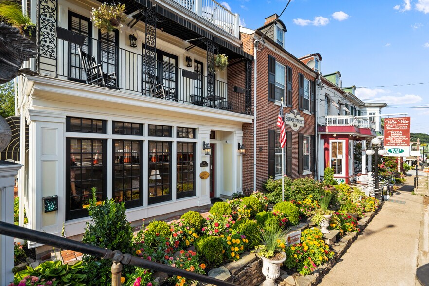 More Photos Of 28 W Bridge St, New Hope Hospitality For Sale