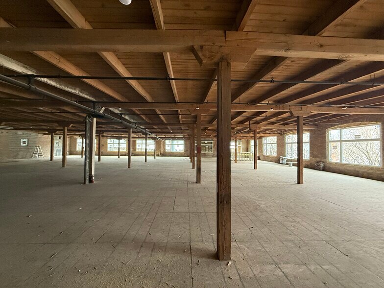 More Photos Of 2415 W 24th Pl, Chicago Warehouse For Sale